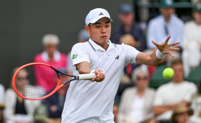 Kaiyun网页版-突发食物中毒不敌No.10 吴易昺温网战至最后一刻