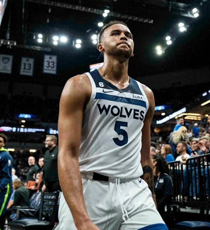 Kaiyun-李凯尔刚加盟森林狼！就成队史第一人，曾帮助球队杀进西决！|圣安东尼奥马刺队|金州勇士队|迈阿密热火队|犹他爵士队|明尼苏达森林狼队_新浪新闻