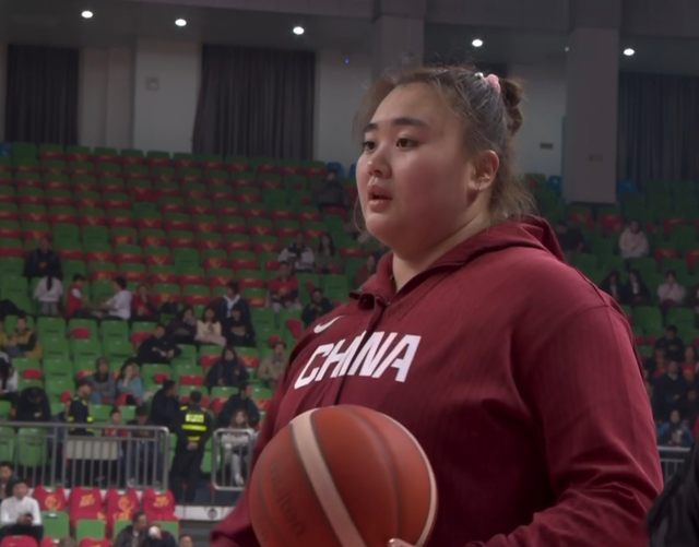 开云登录入口-刘禹彤砍下12分+6个篮板,罚篮6投6中!大宝贝打出高光亮眼的表现